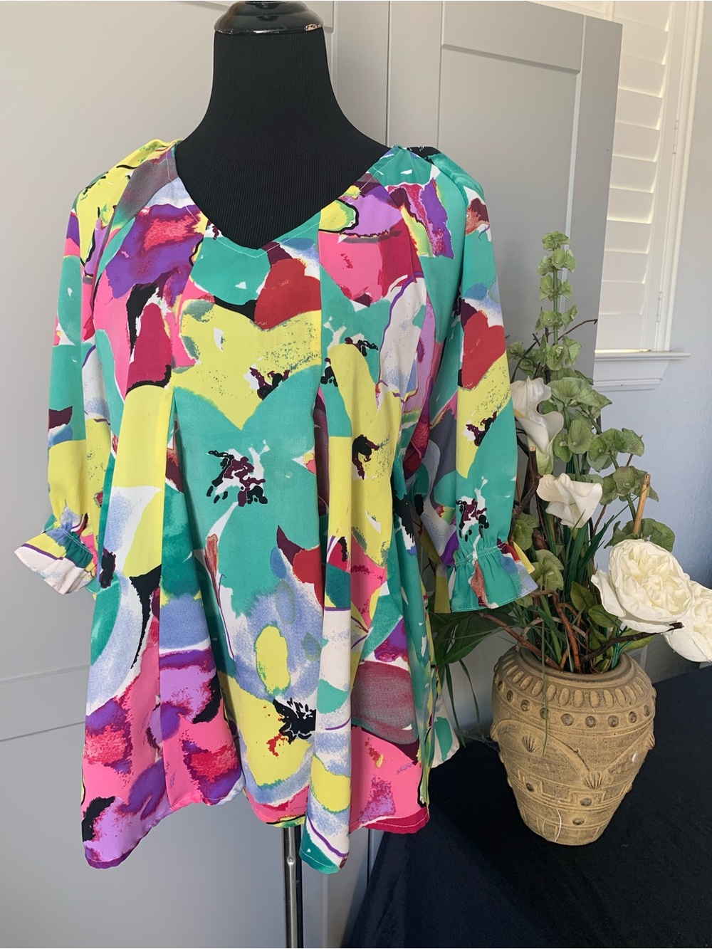 Umgee Vibrant Floral Print V-Neck Women’s Top -